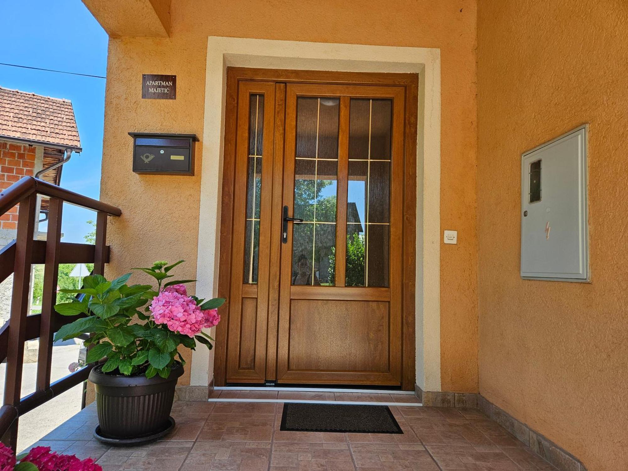 Apartment Majetic Gornji Vaganac Εξωτερικό φωτογραφία